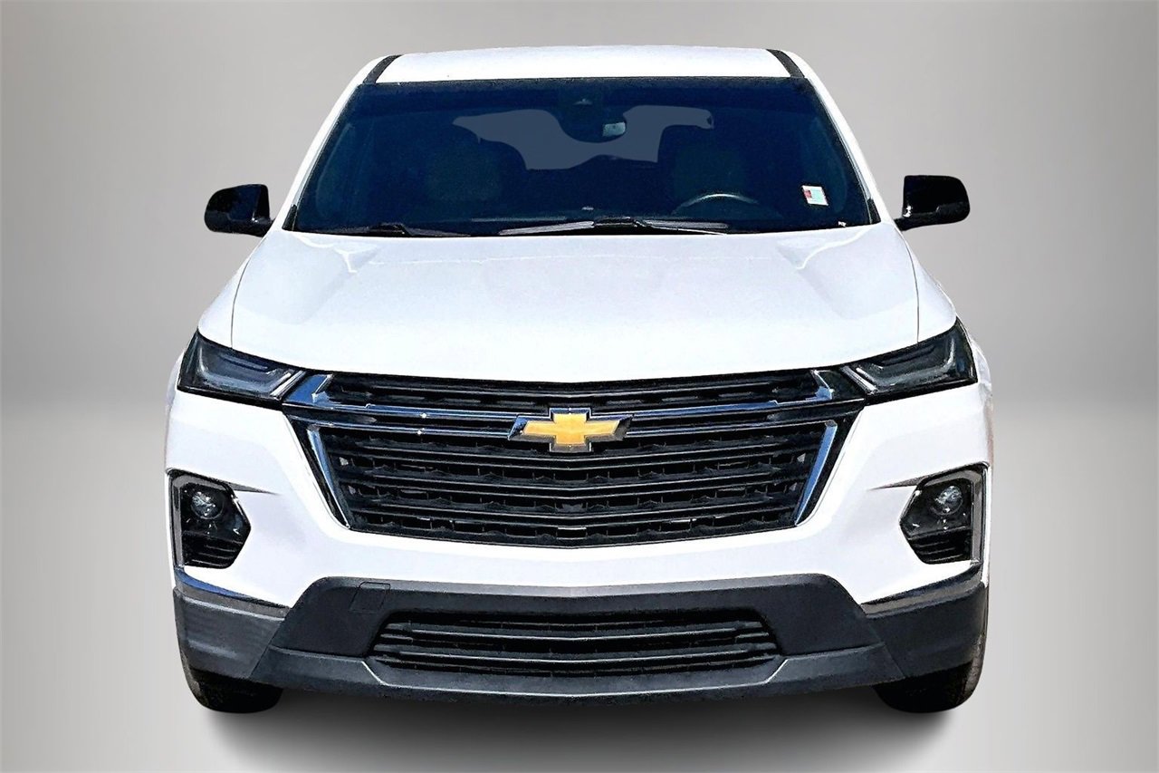 Used 2023 Chevrolet Traverse LS image 3