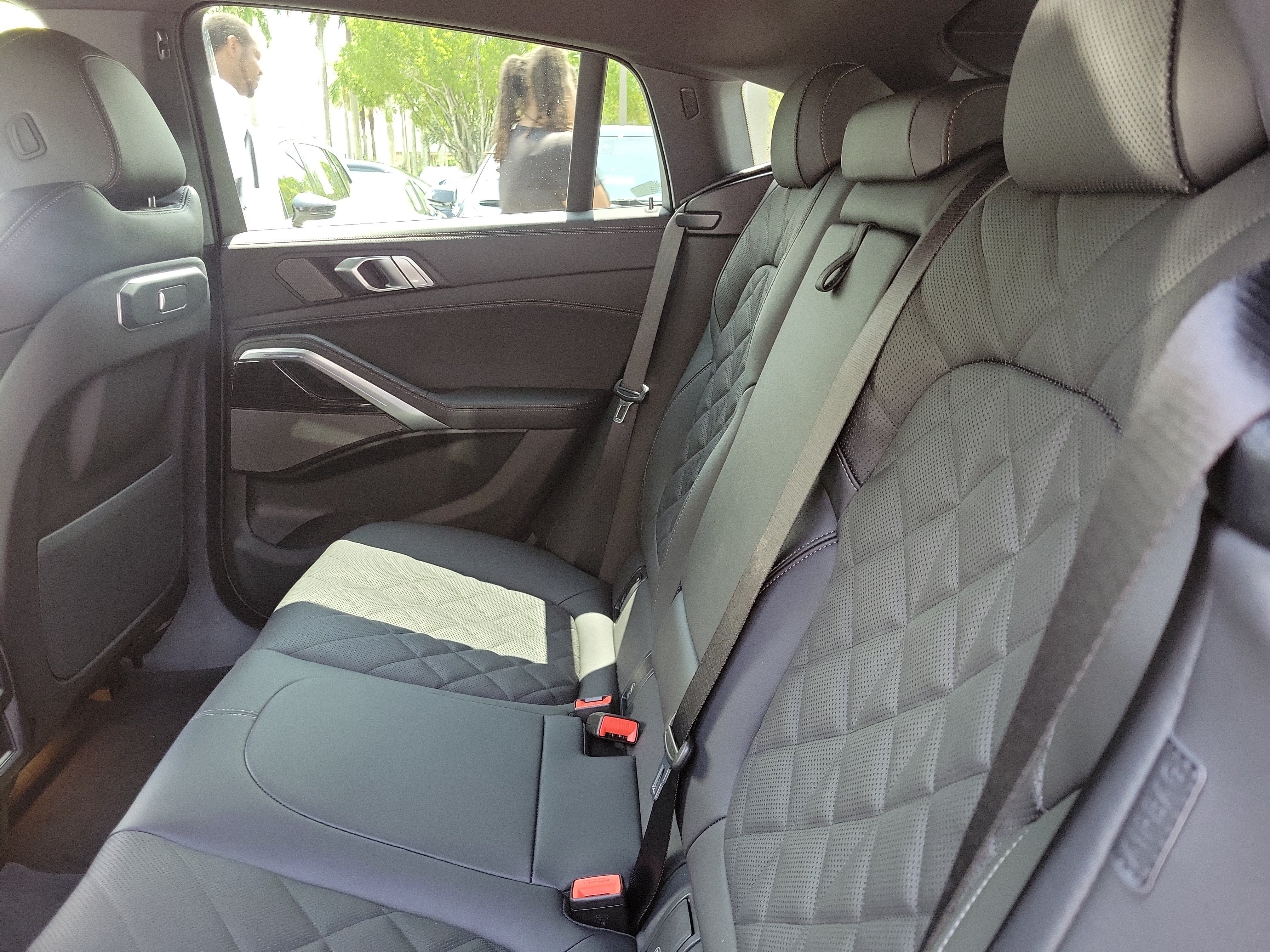 New 2027 BMW X6 xDrive40i w/ Premium Package AWD/4WD image 9