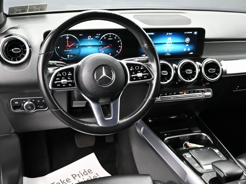 Used 2022 Mercedes-Benz GLB 250 w/ Premium Package Lite image 35