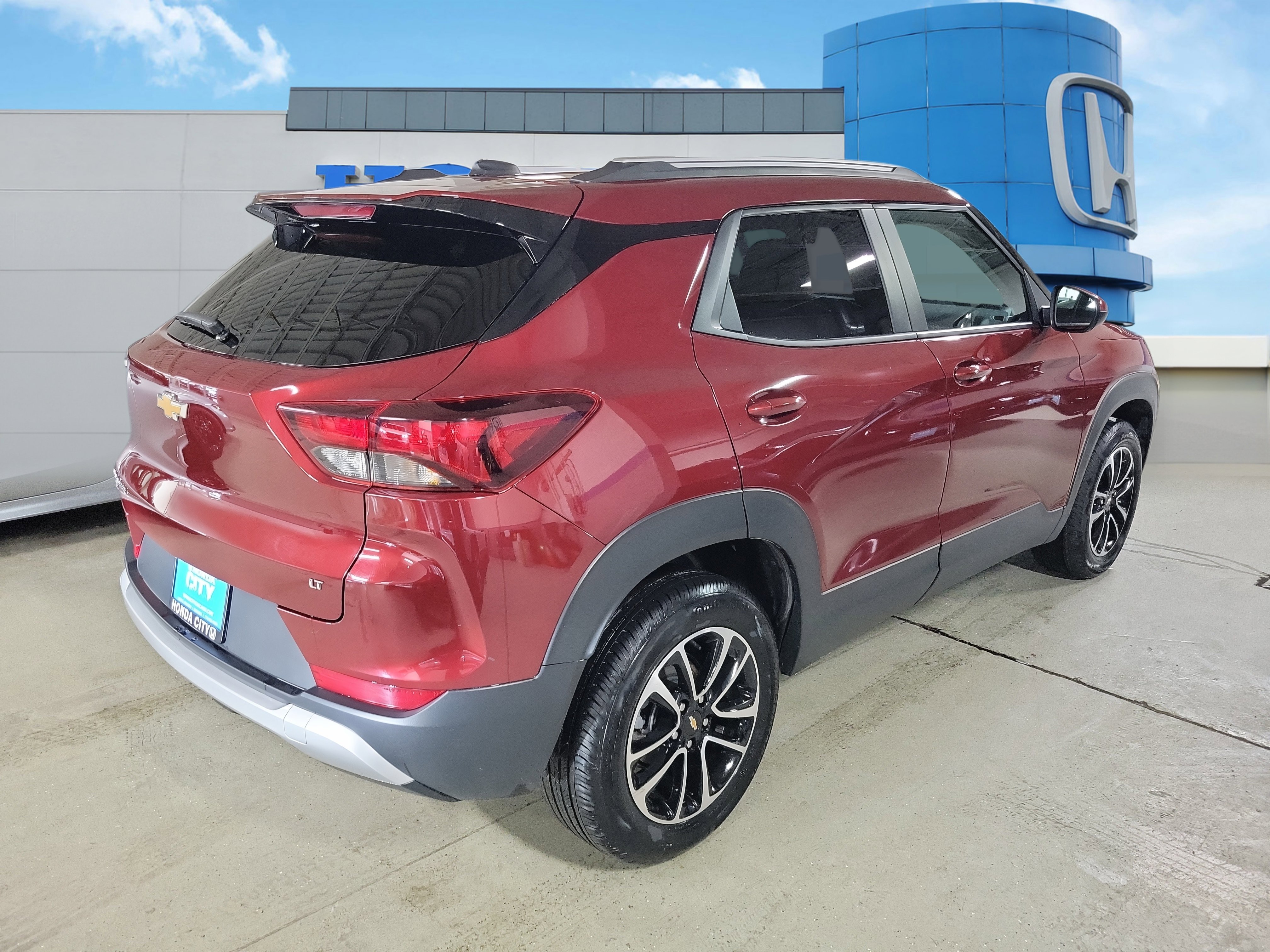 Used 2025 Chevrolet TrailBlazer LT AWD/4WD image 5