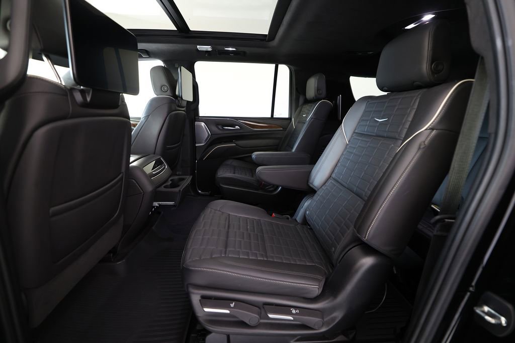 Used 2024 Cadillac Escalade ESV Premium Luxury Platinum w/ Heavy-Duty Trailer Package AWD/4WD image 15