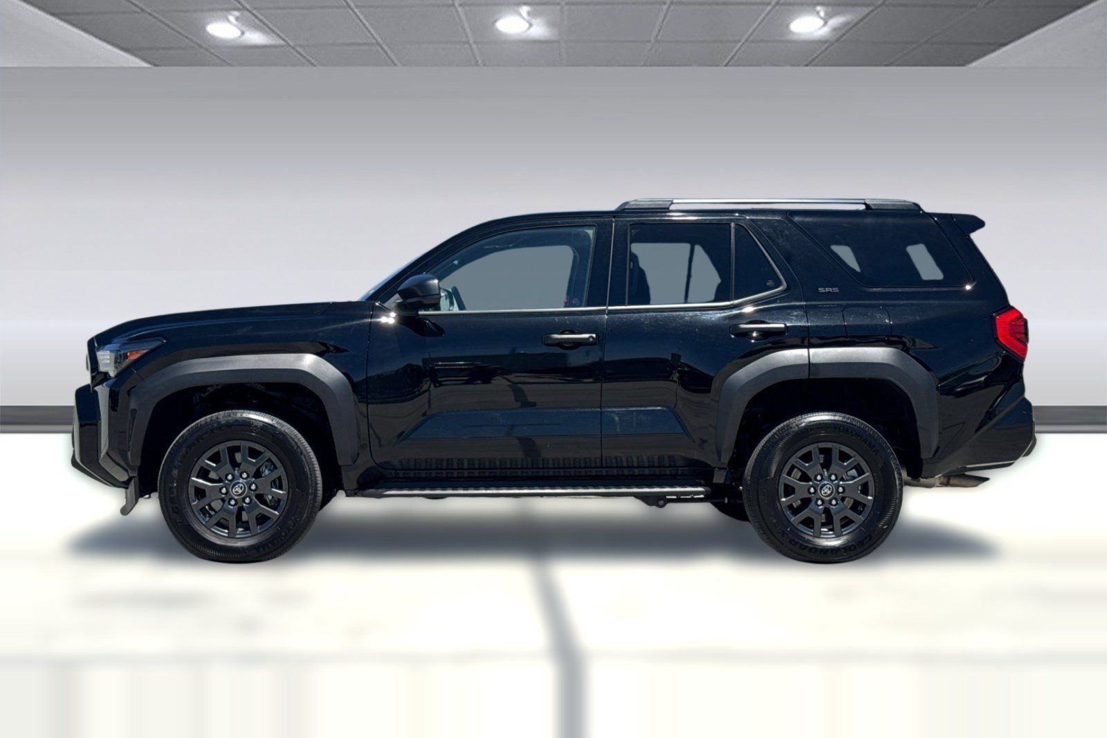 Certified 2025 Toyota 4Runner SR5 AWD/4WD image 2