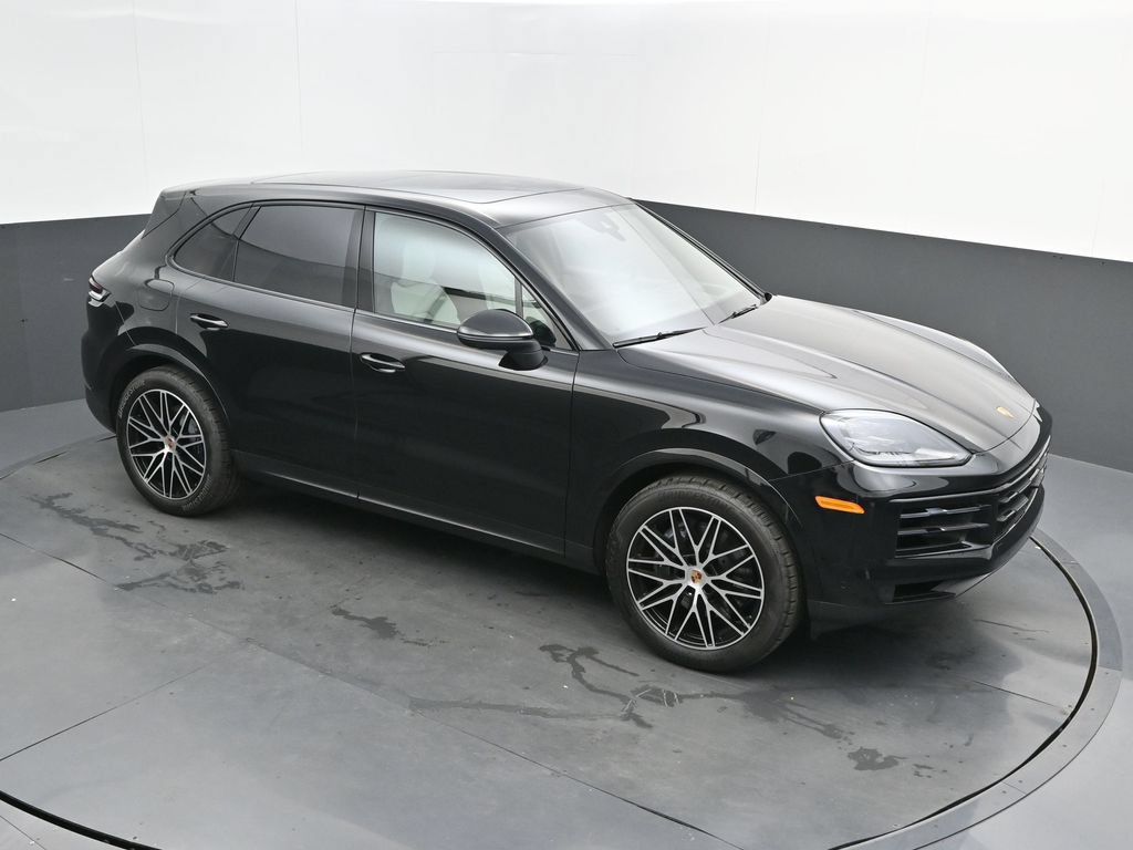 Certified 2026 Porsche Cayenne AWD/4WD image 32