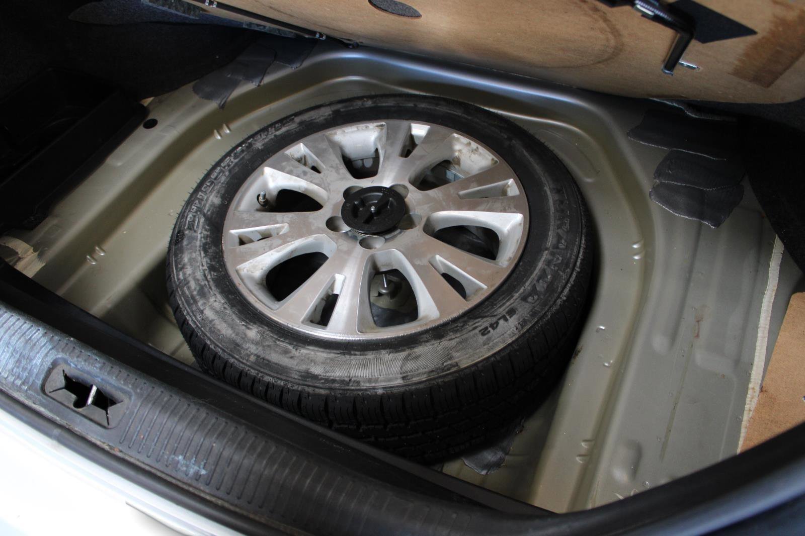 Used 2011 Toyota Avalon FWD image 28