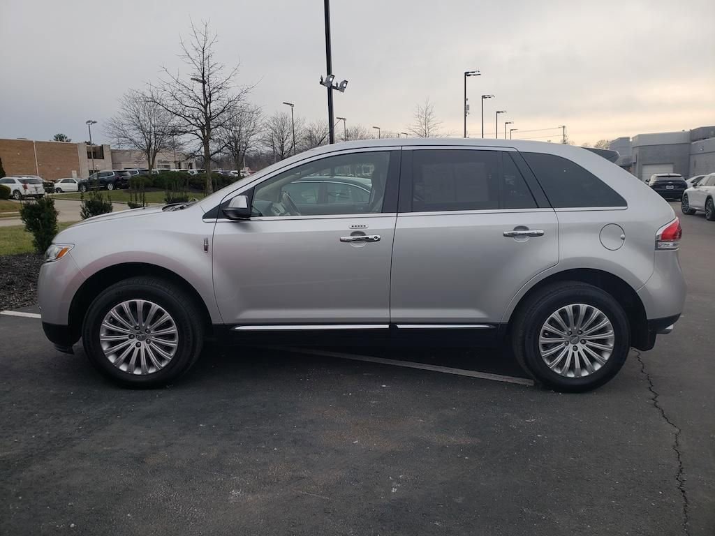 Used 2014 Lincoln MKX FWD w/ Walnut Swirl Wood Package image 5
