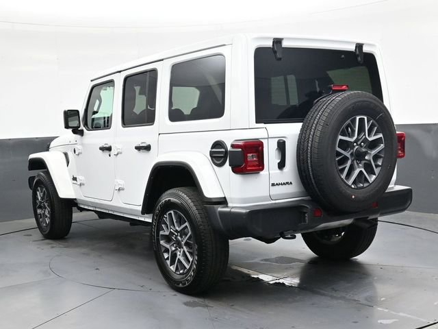 Used 2025 Jeep Wrangler Sahara image 6