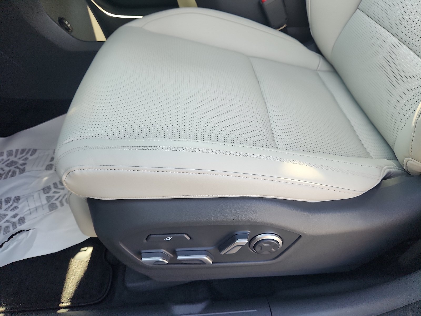 New 2025 Hyundai Santa Fe Calligraphy AWD/4WD image 24