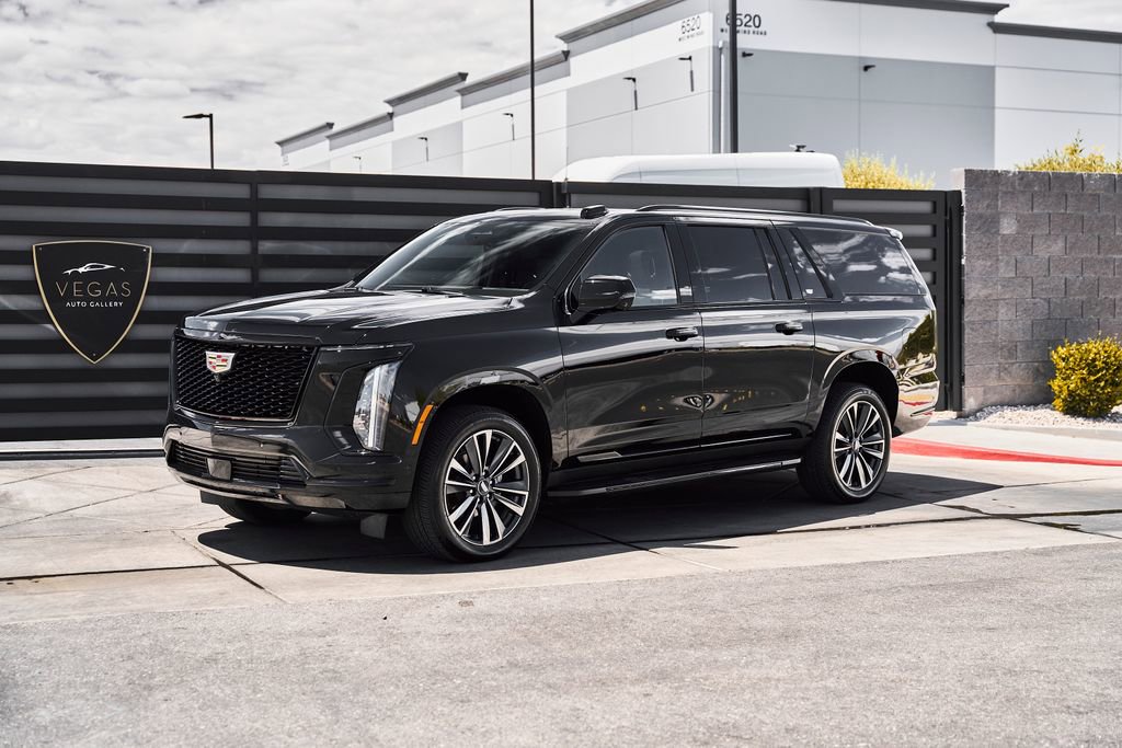 Used 2025 Cadillac Escalade ESV Sport AWD/4WD image 5