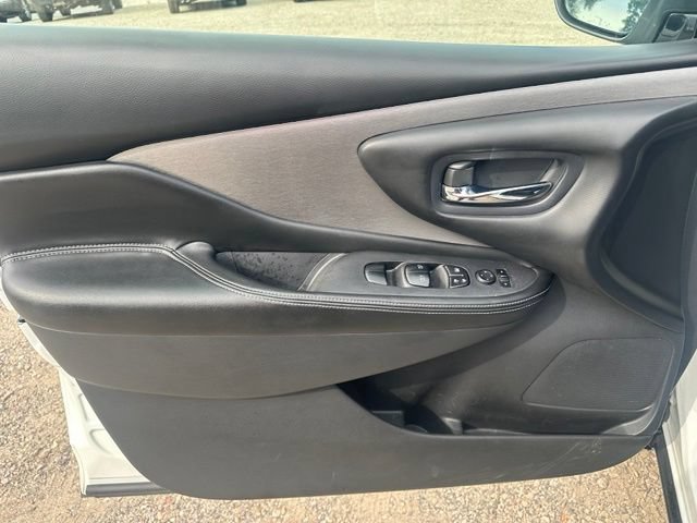 Used 2019 Nissan Murano SV AWD/4WD image 13
