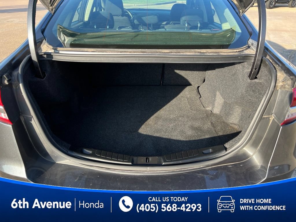 Used 2020 Ford Fusion SE FWD image 14