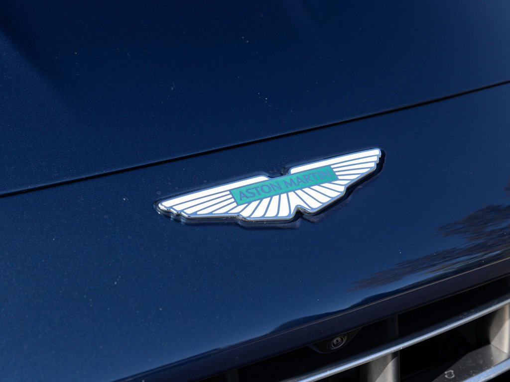 Used 2025 Aston Martin V8 Vantage Coupe RWD image 17