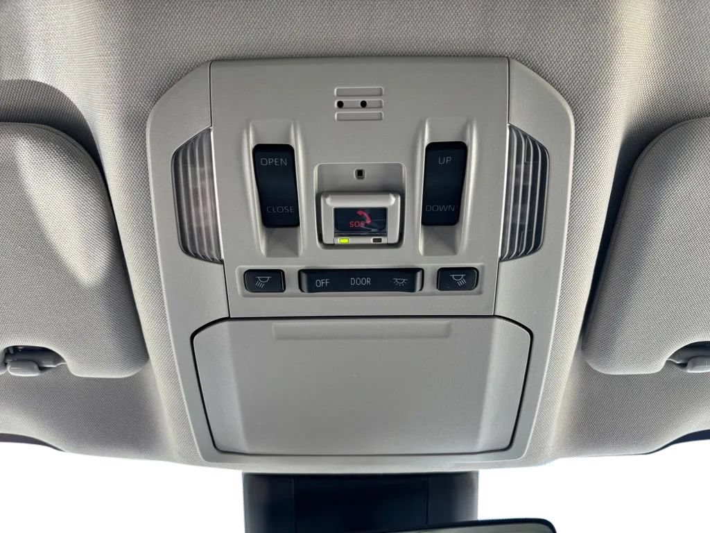 Used 2023 Toyota Highlander XLE FWD image 20