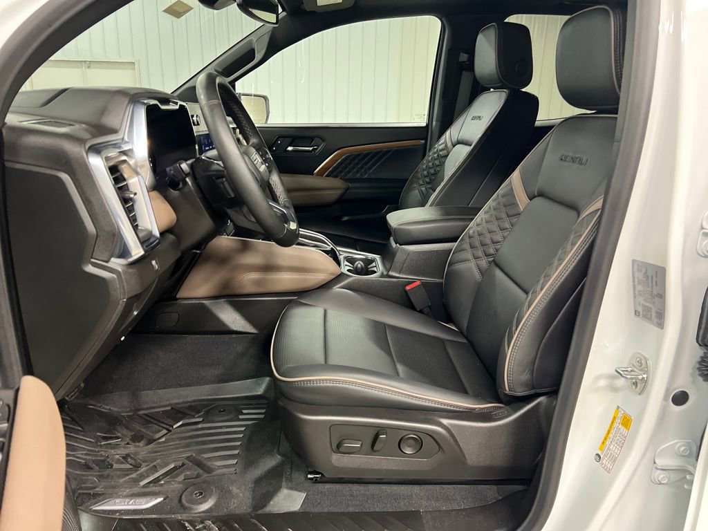 Certified 2025 GMC Canyon Denali image 13