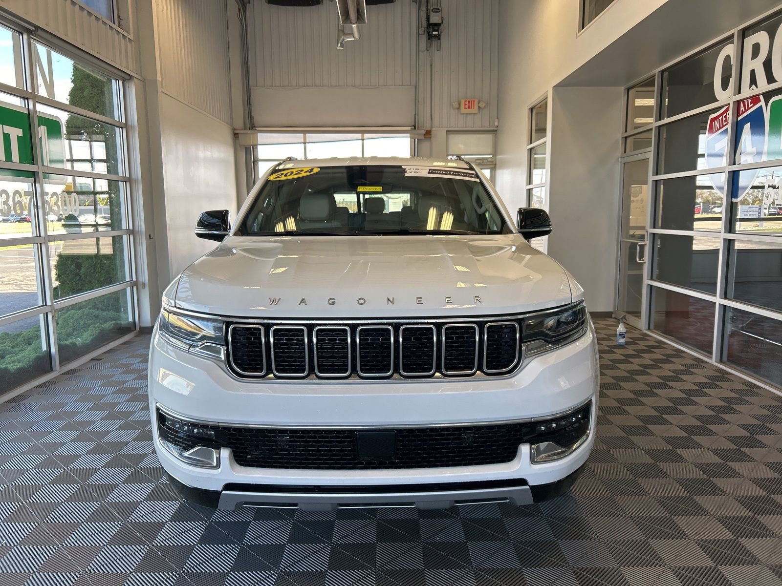 Used 2024 Jeep Wagoneer L Series II w/ Flexible Seating Group image 2