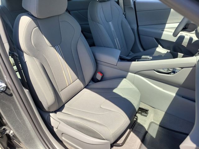 New 2026 Hyundai Elantra Sport FWD image 21