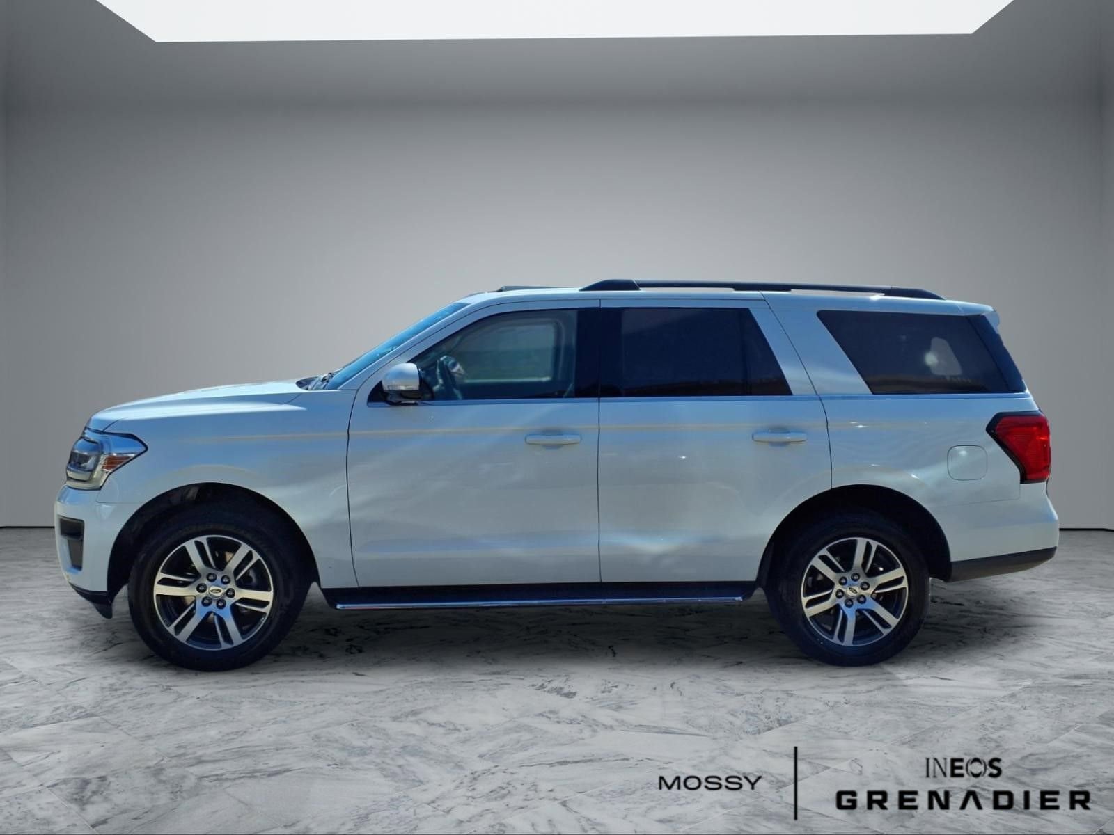 Used 2022 Ford Expedition XLT image 5