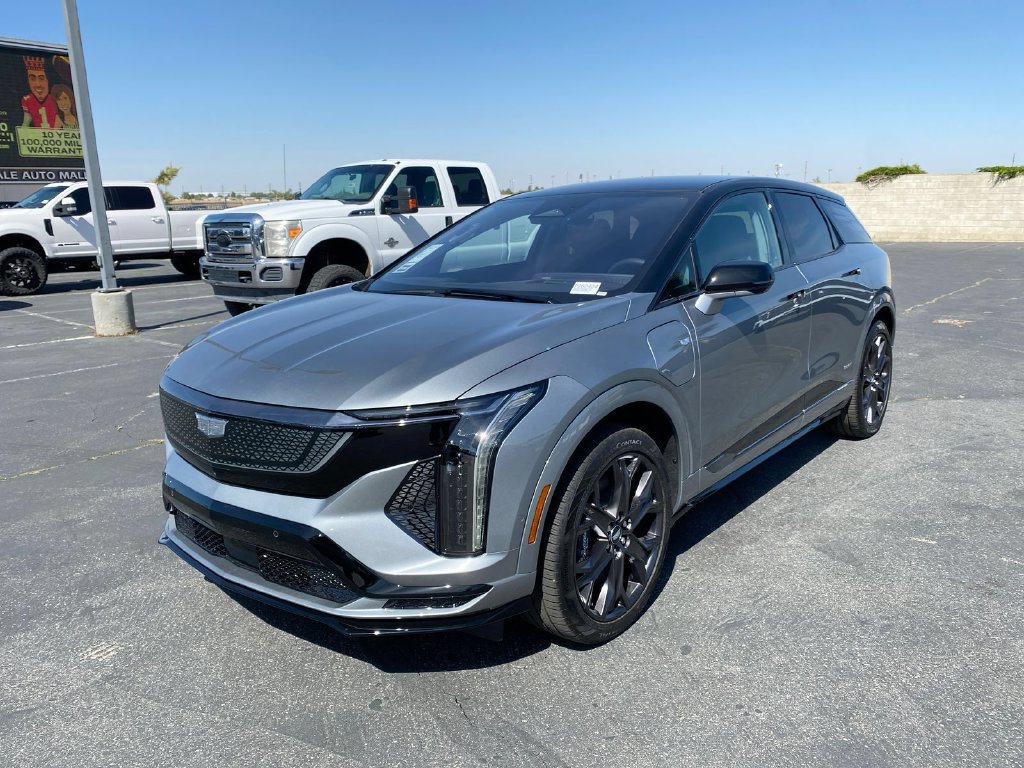 New 2026 Cadillac Optiq V w/ LPO, Floor Liner Package AWD/4WD image 10