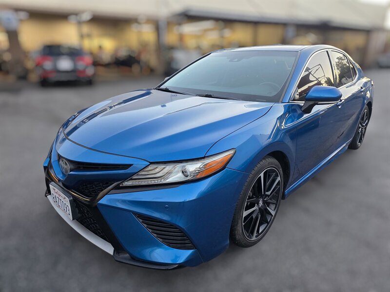 Used 2018 Toyota Camry XSE FWD image 1