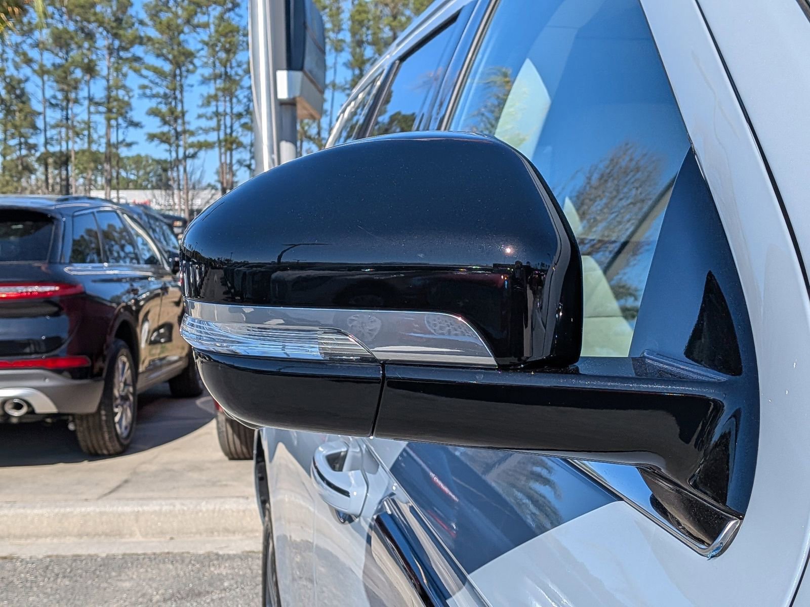 Certified 2025 Lincoln Navigator Reserve image 14