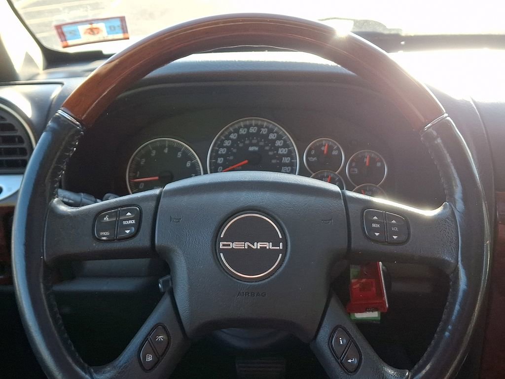 Used 2005 GMC Envoy Denali image 23