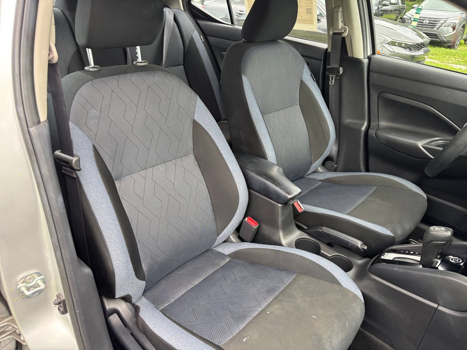 Used 2025 Nissan Versa SV FWD image 36