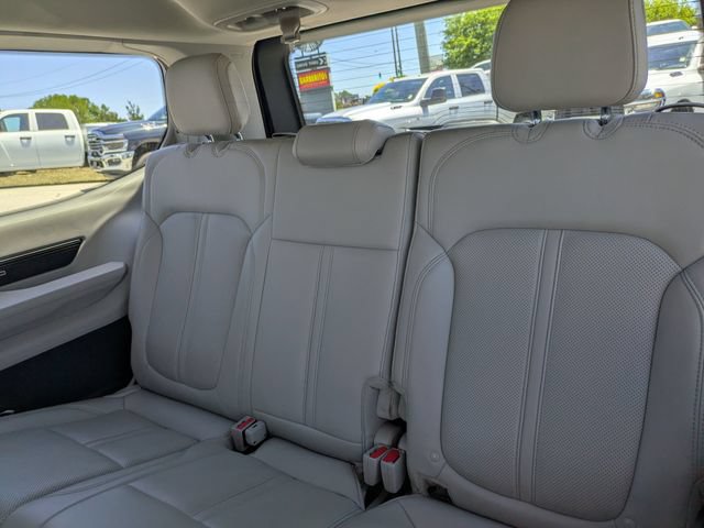 Used 2024 Jeep Wagoneer Series III AWD/4WD image 17