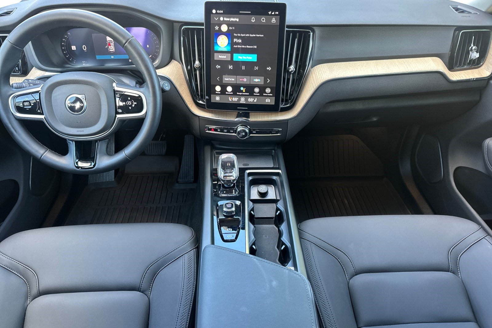 Used 2026 Volvo XC60 B5 Plus w/ Climate Package AWD/4WD image 17