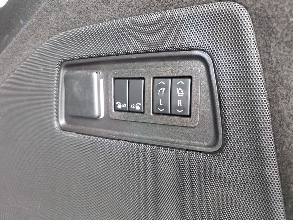 Certified 2023 Cadillac Escalade ESV Sport Platinum w/ Heavy-Duty Trailer Package image 30