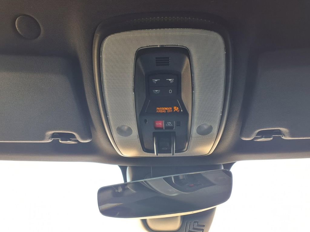 Used 2015 Volvo XC60 T5 w/ Climate Package AWD/4WD image 22