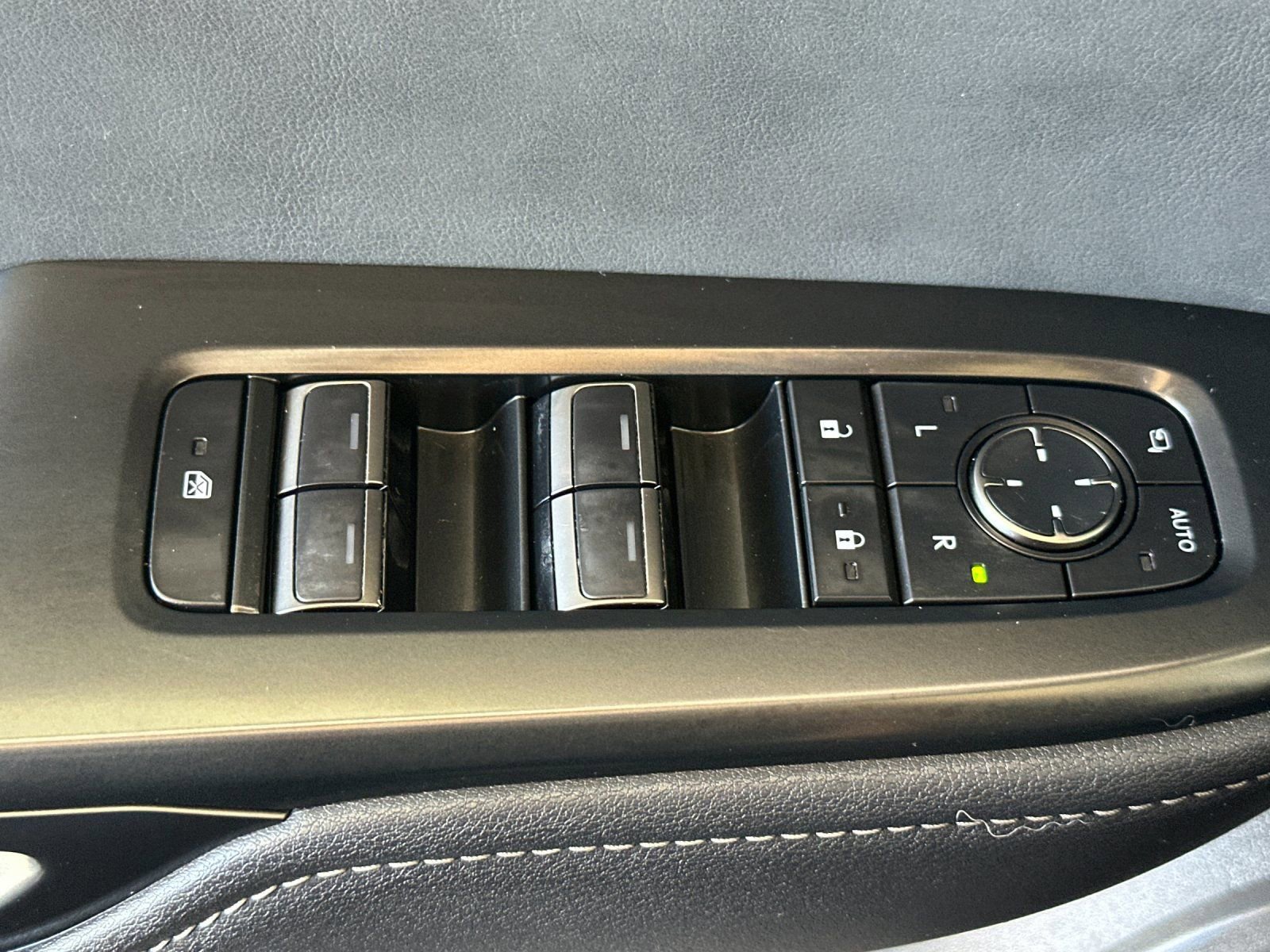 Used 2024 Lexus RZ 300e Premium w/ Accessory Package (P5) FWD image 12