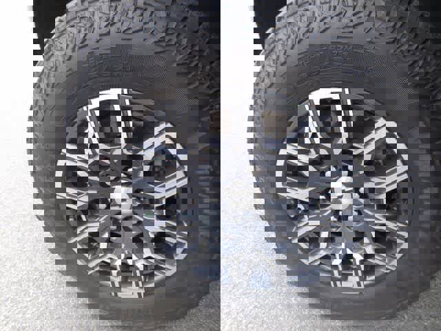 Used 2024 Chevrolet Colorado Z71 w/ Advanced Trailering Package image 37