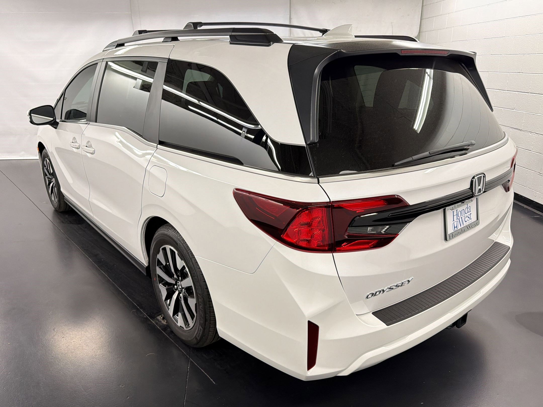 New 2026 Honda Odyssey EX-L image 3