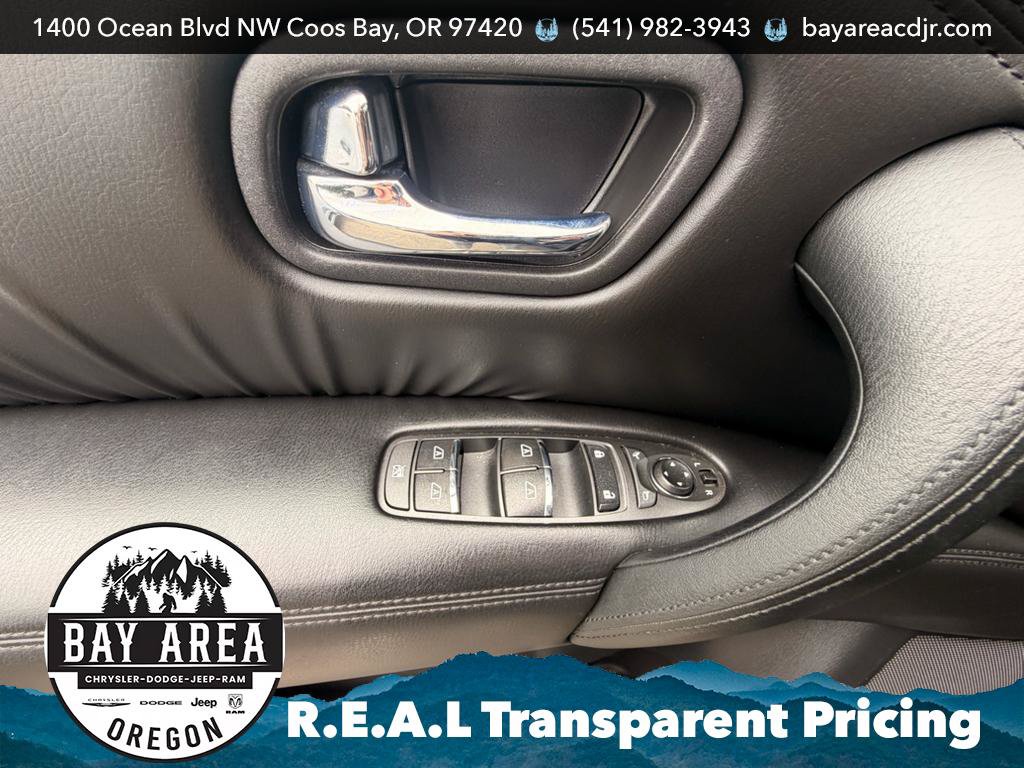 Used 2021 Nissan Armada SV AWD/4WD image 12