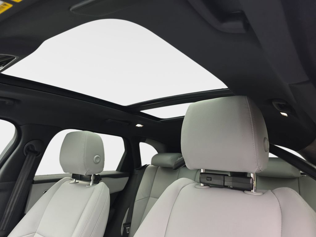 New 2026 Land Rover Range Rover Velar S AWD/4WD image 32