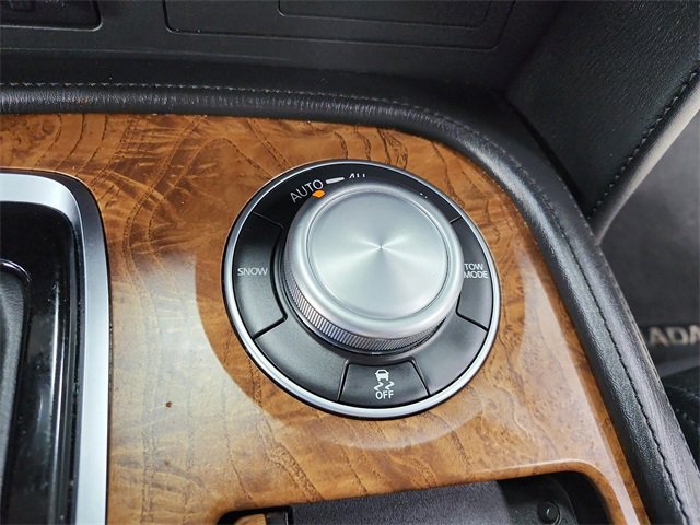 Used 2024 Nissan Armada SL image 30
