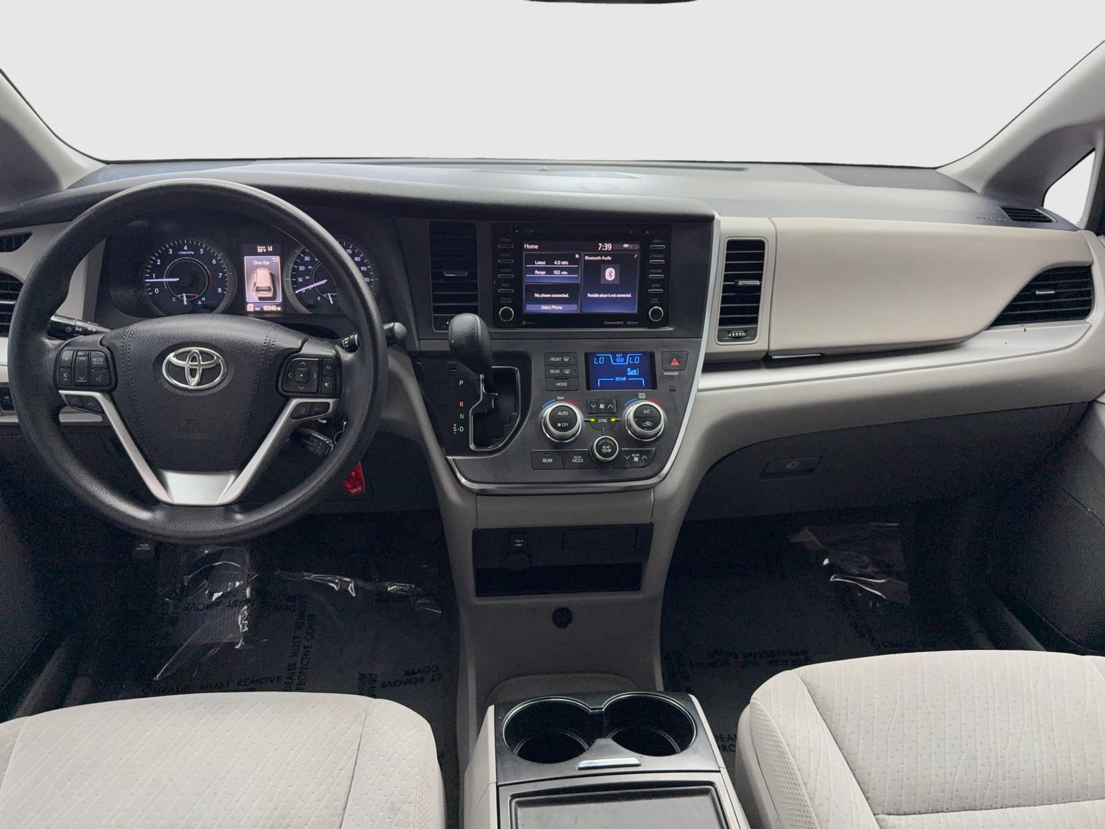 Used 2018 Toyota Sienna LE w/ Carpet Mat Package FWD image 20