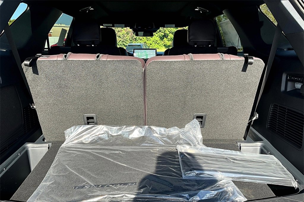 New 2025 Ford Explorer Platinum image 19
