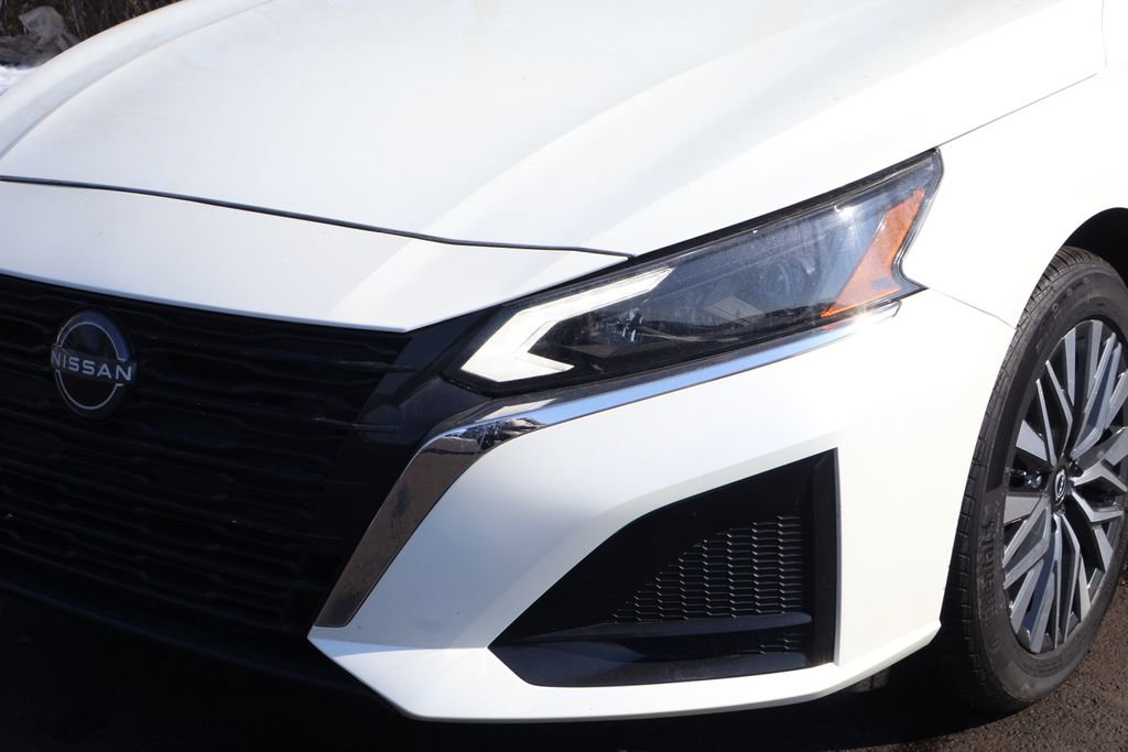 Used 2024 Nissan Altima 2.5 SV image 3
