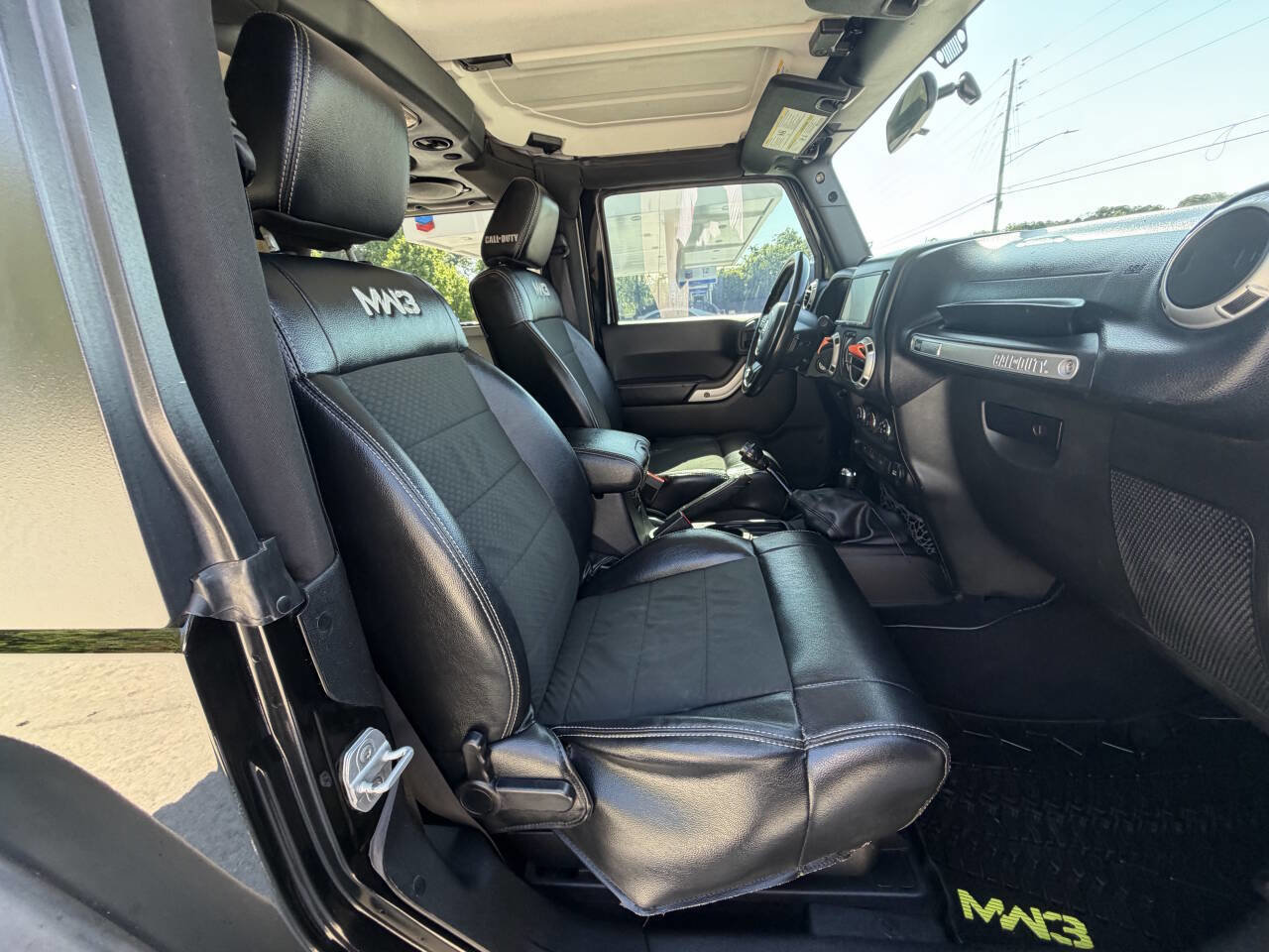 Used 2012 Jeep Wrangler Rubicon AWD/4WD image 6