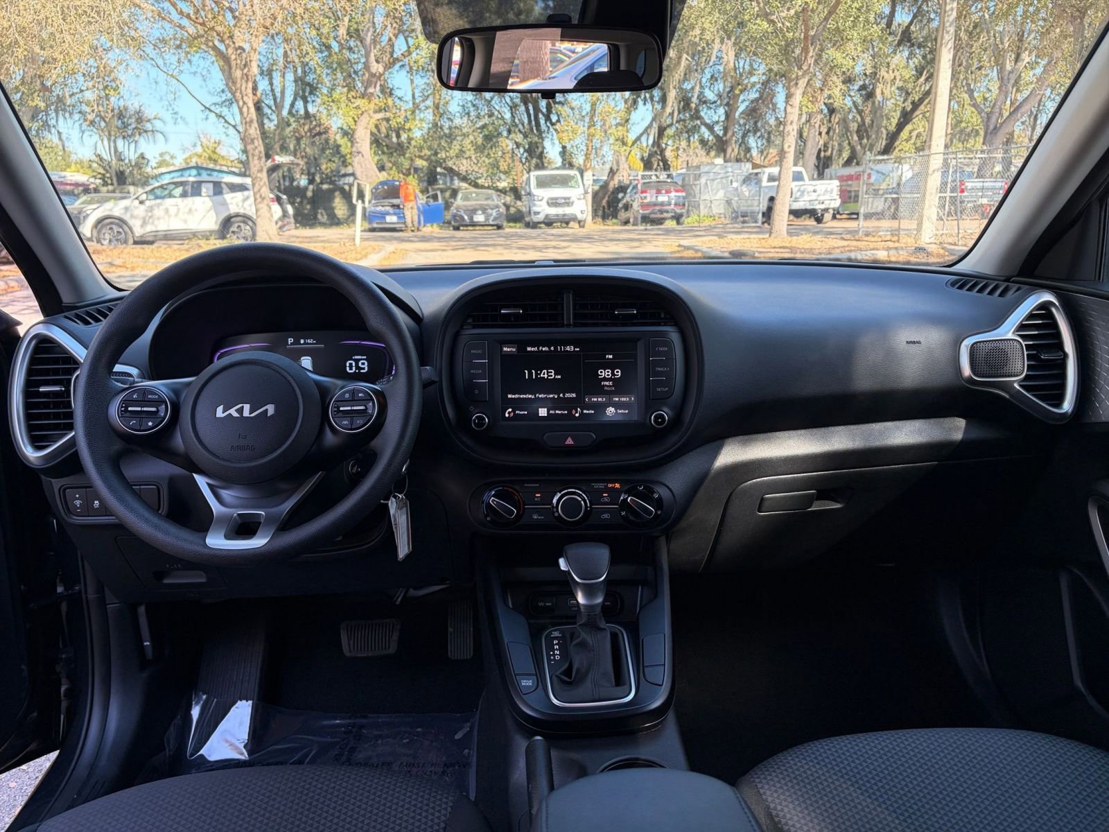 Used 2025 Kia Soul LX w/ LX Technology Package image 28