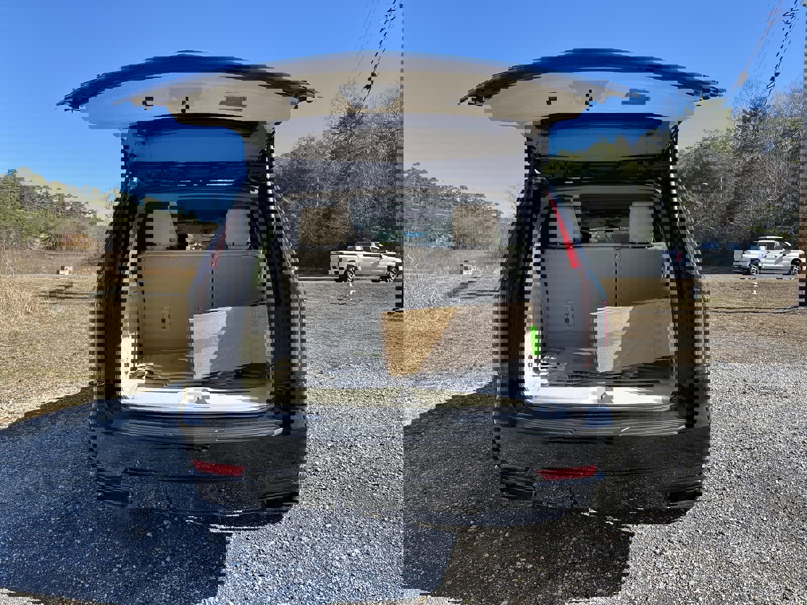 Used 2024 Cadillac Escalade Sport Platinum w/ LPO, ONYX Package image 27