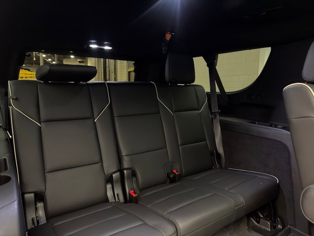 Used 2023 Cadillac Escalade ESV Premium Luxury image 8