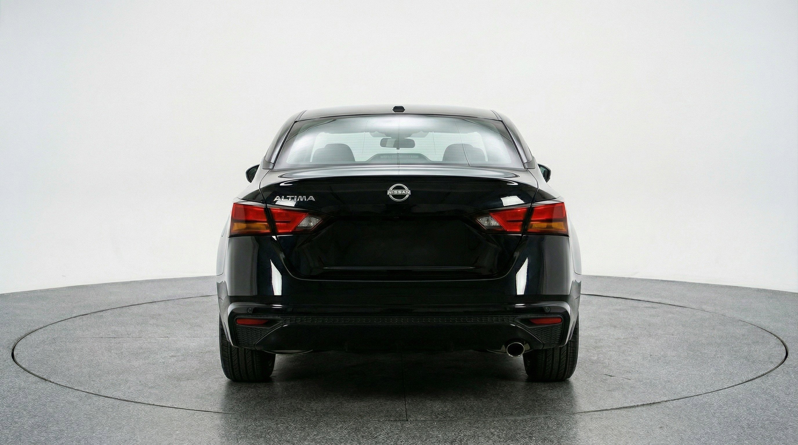 Used 2025 Nissan Altima 2.5 SV FWD image 7