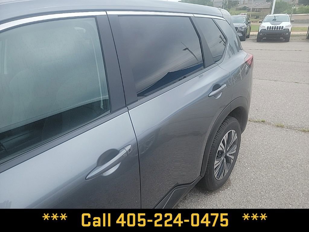 Used 2023 Nissan Rogue SV image 6