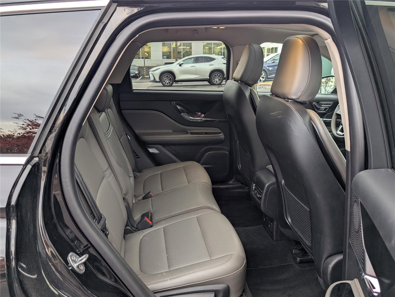 Used 2023 Lincoln Corsair AWD w/ Equipment Group 101A image 10