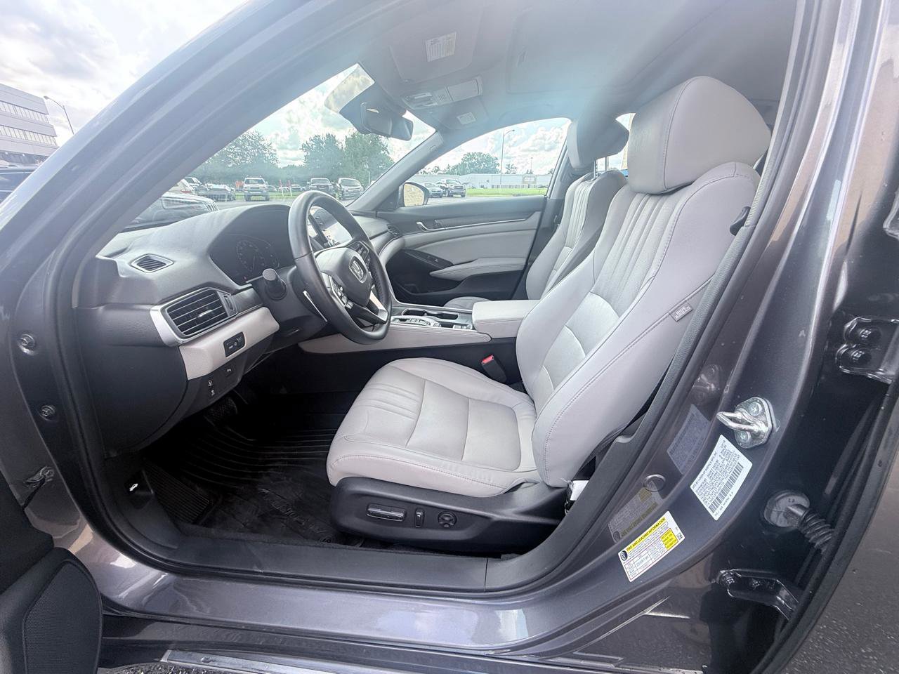 Used 2018 Honda Accord EX-L image 9