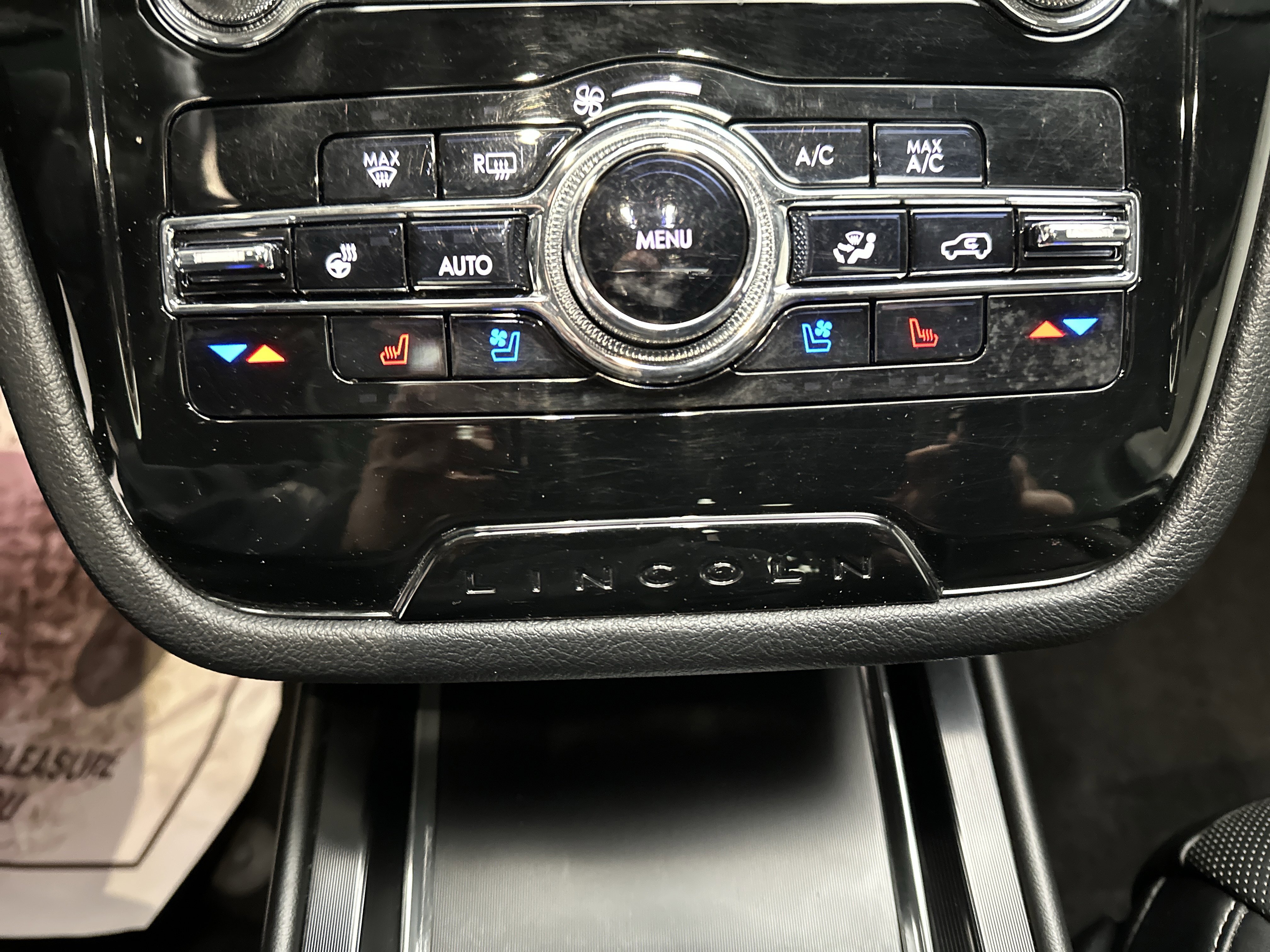 Used 2021 Lincoln Corsair Reserve w/ Equipment Group 201A image 39