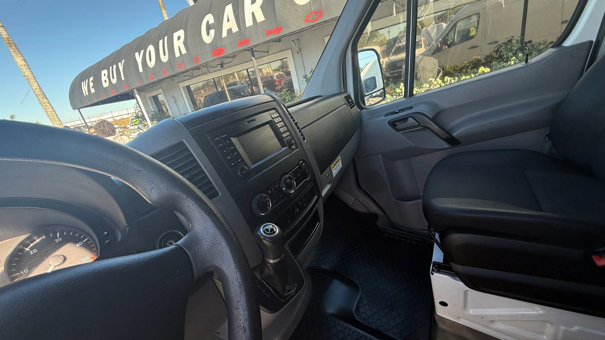 Used 2017 Mercedes-Benz Sprinter 2500 image 21