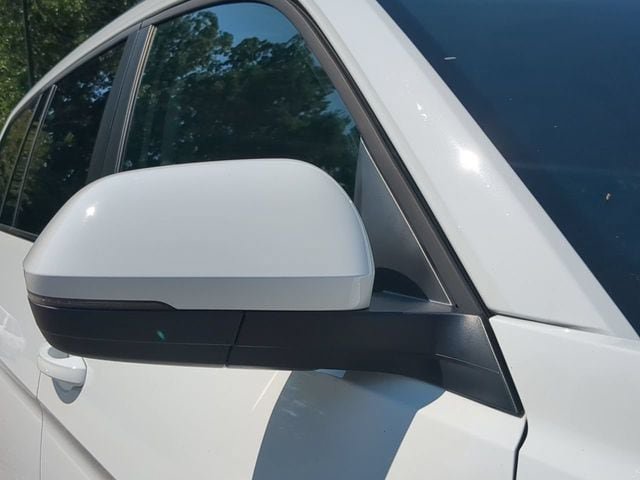 Used 2024 Volkswagen Atlas SE FWD image 11