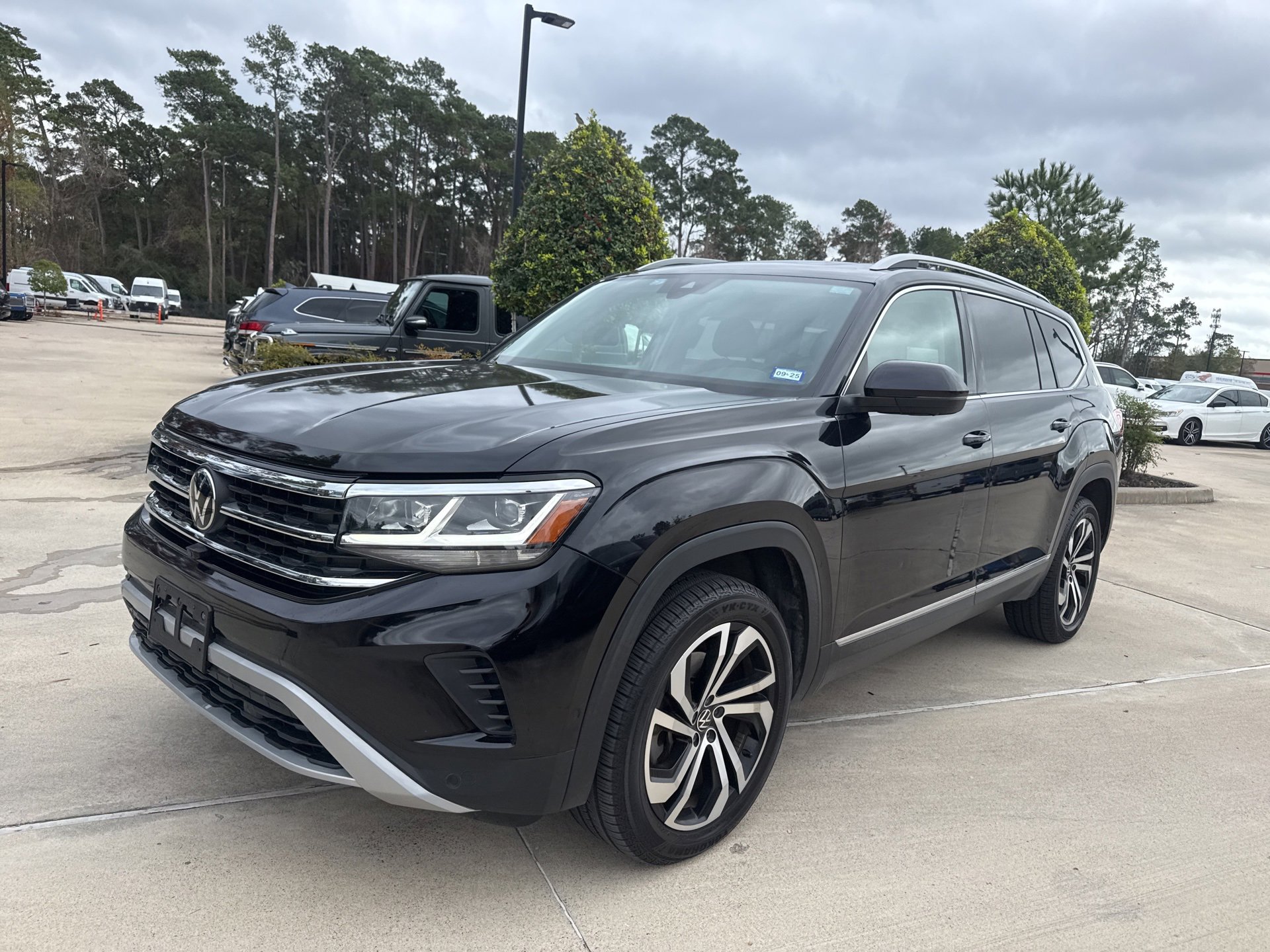 Used 2021 Volkswagen Atlas SEL Premium image 8